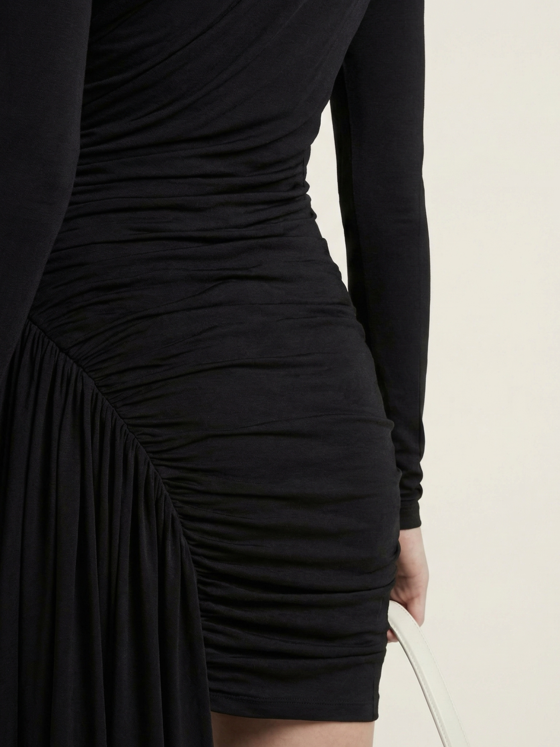 Dalia™ | Vestido drapeado con caída lateral